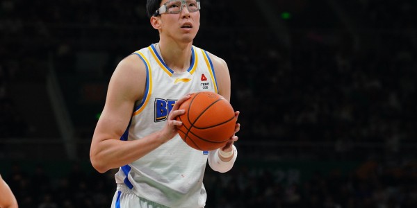 AG体育app下载-高效两双！周琦6中5拿到14分11板2助1断1帽 最后时刻犯满